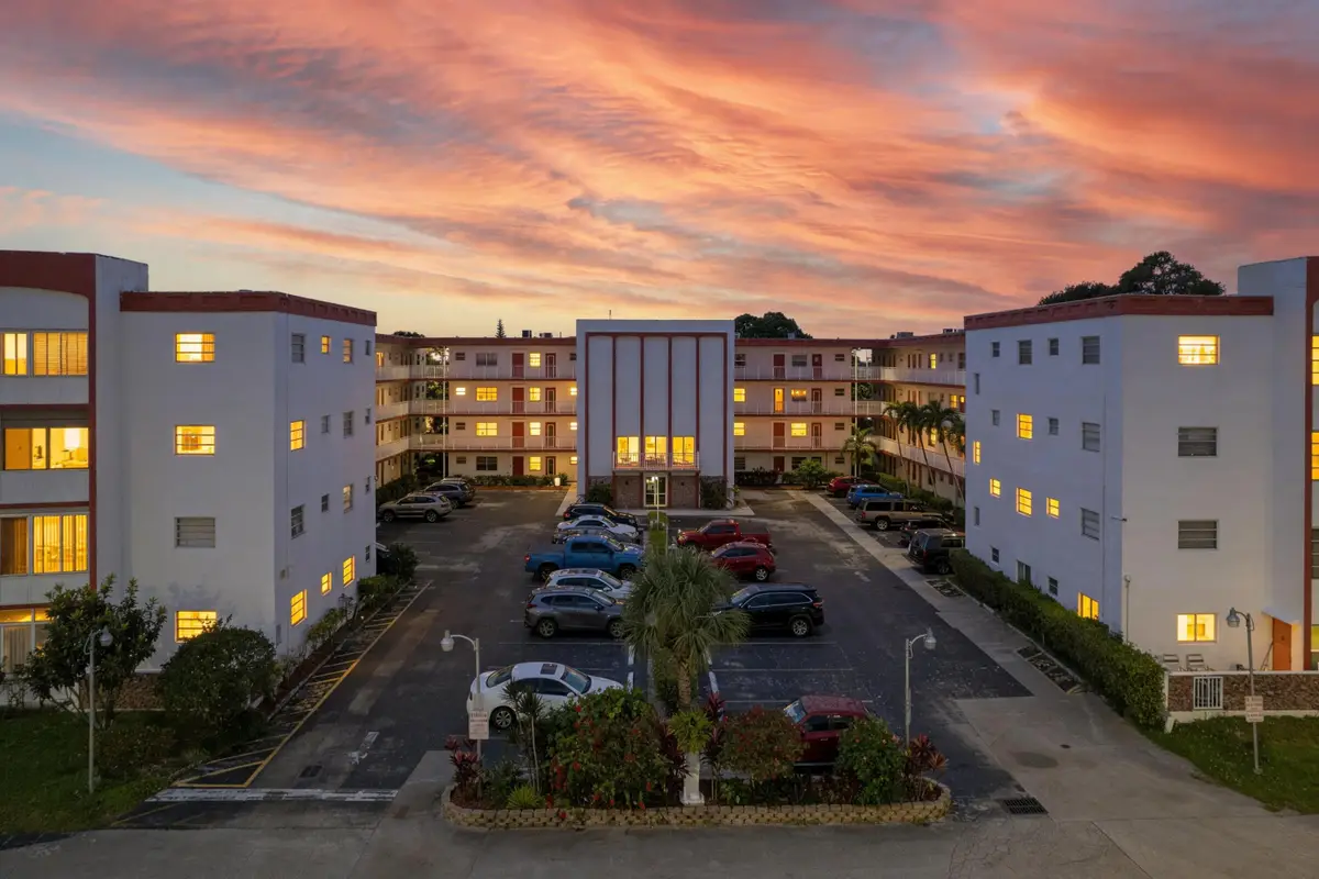 4000 NW 44th Avenue #207, Lauderdale Lakes, FL 33319 - #1