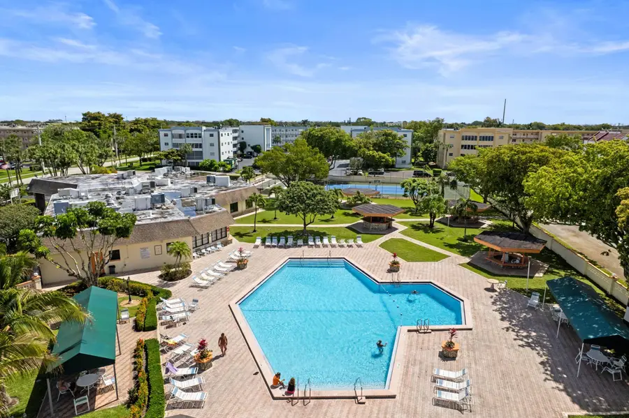 4000 NW 44th Avenue #207, Lauderdale Lakes, FL 33319 - #3