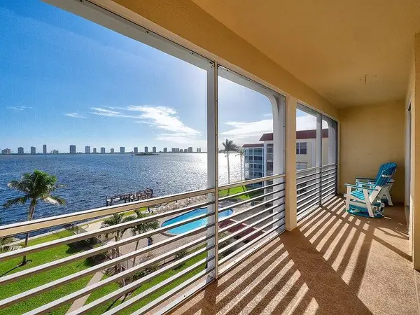 105 Paradise Harbour Boulevard #502, North Palm Beach, FL 33408