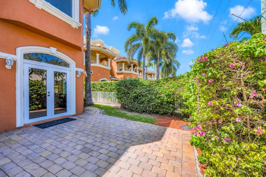 903 NE 17th Way #104, Fort Lauderdale, FL 33304 - #2