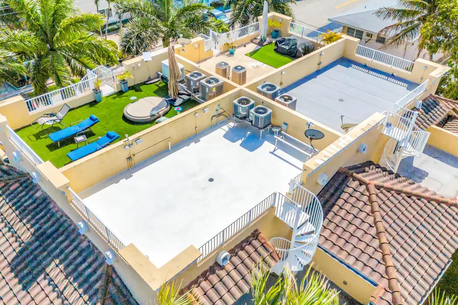 903 NE 17th Way #104, Fort Lauderdale, FL 33304 - #3