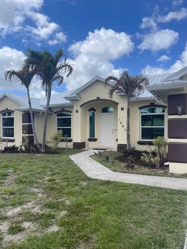 1685 SW Starman Avenue, Port St Lucie, FL 34953