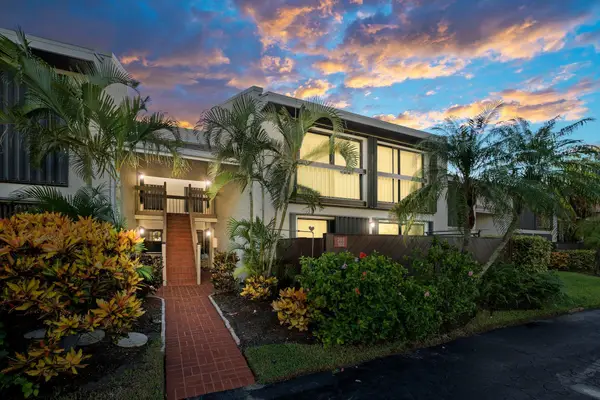 3225 S Lakeview Circle, Fort Pierce, FL 34949