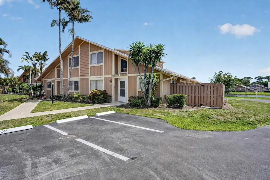 102 Maplecrest Circle, Jupiter, FL 33458 - #2