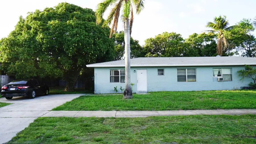 233 SE 26th Avenue, Boynton Beach, FL 33435 - #2