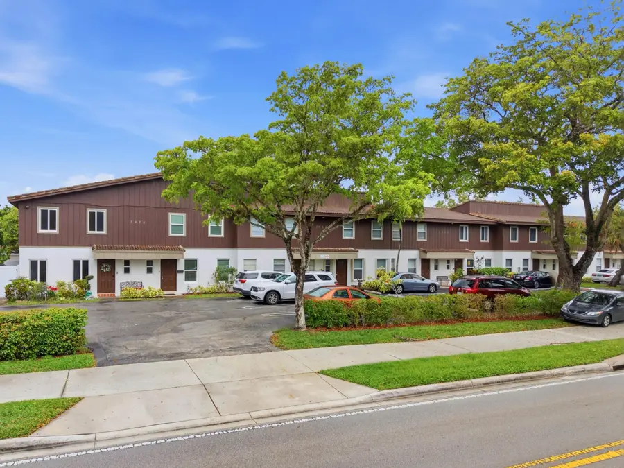 3920 Woodside Drive #Apt 11, Coral Springs, FL 33065 - #2