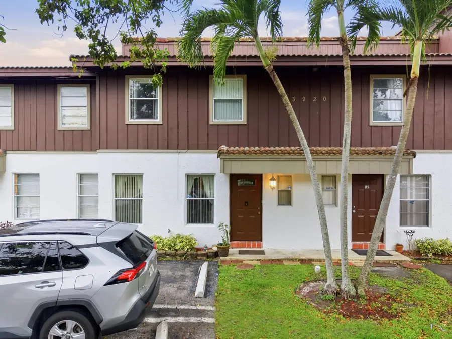 3920 Woodside Drive #Apt 11, Coral Springs, FL 33065 - #3