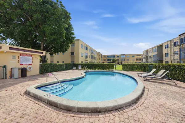 200 Ashbury Road #106, Hollywood, FL 33024