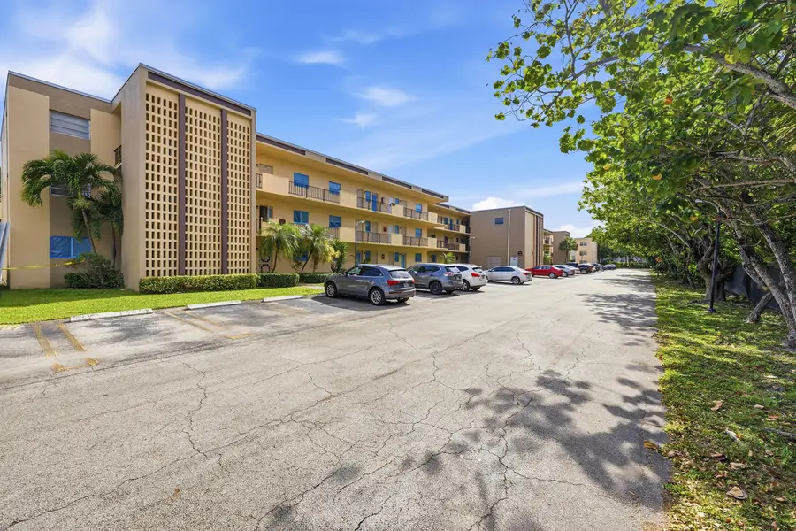 200 Ashbury Road #106, Hollywood, FL 33024 - #3