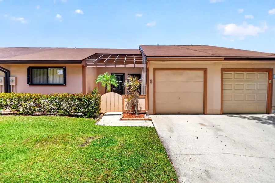 6 Farnworth Drive, Boynton Beach, FL 33426 - #2