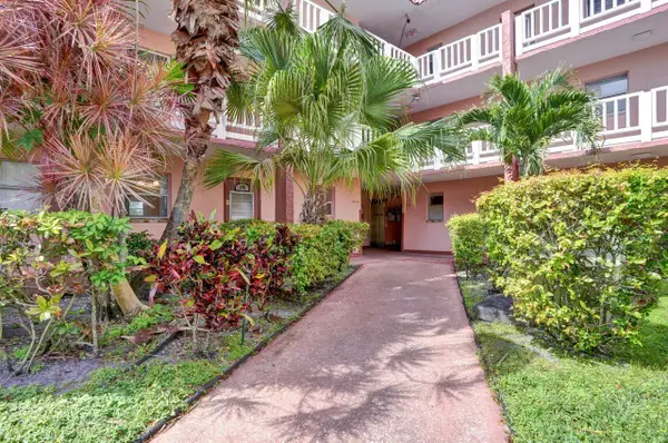9460 Sunrise Lakes Boulevard #106, Sunrise, FL 33322