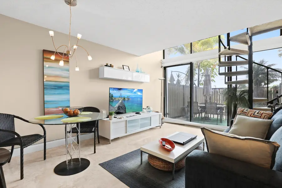 1830 Embassy Drive #122, West Palm Beach, FL 33401 - #2