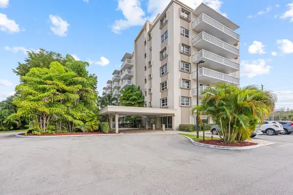 1831 NE 38th Street #410, Oakland Park, FL 33308