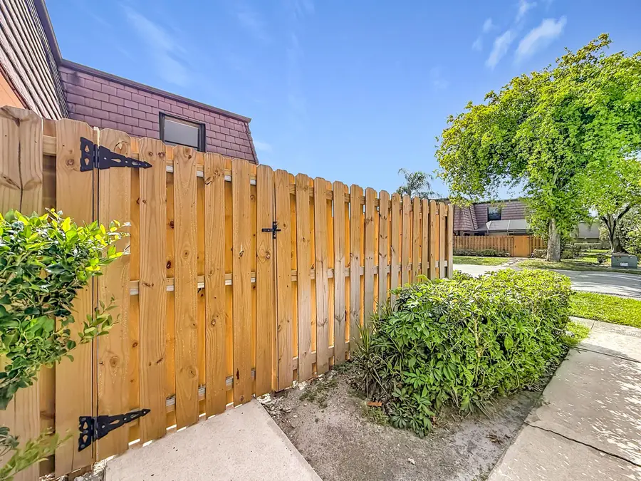 7496 E Courtyard Run E #35, Boca Raton, FL 33433 - #2