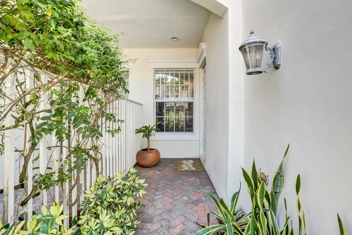 1127 N Victoria Park Road, Fort Lauderdale, FL 33304 - #1