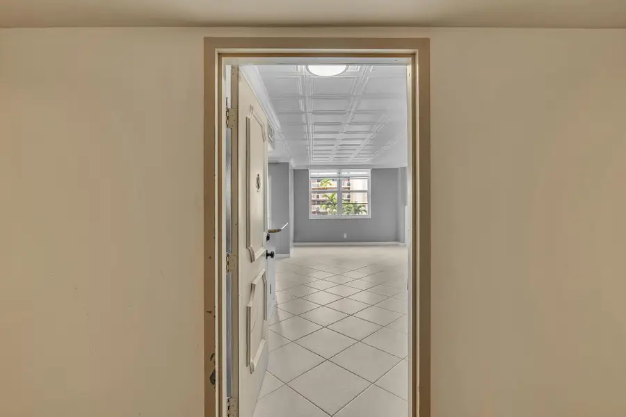 1600 SE 15th Street #305, Fort Lauderdale, FL 33316 - #3