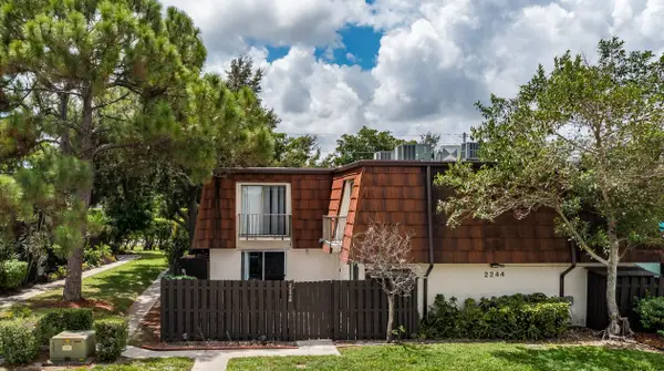 2244 White Pine Circle #B, Greenacres, FL 33415