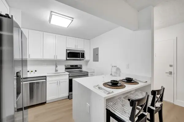 7300 NW 17th Street #305, Plantation, FL 33313