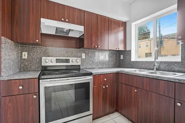 306 NW 84th Terrace #306, Miami, FL 33150