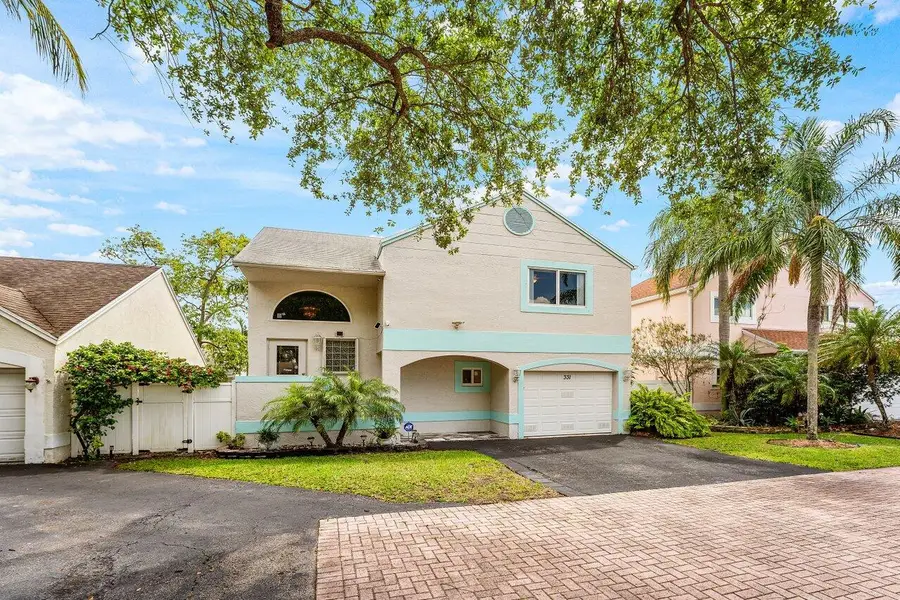 331 NW 101st Terrace, Pembroke Pines, FL 33026 - #2