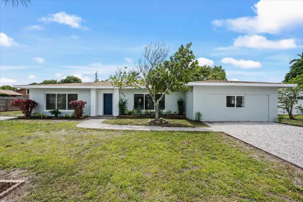 1612 Sherwood Avenue, Mangonia Park, FL 33407