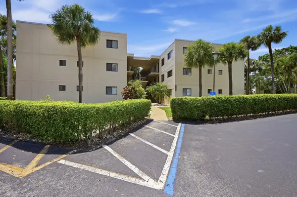 5370 Las Verdes Circle, Delray Beach, FL 33484