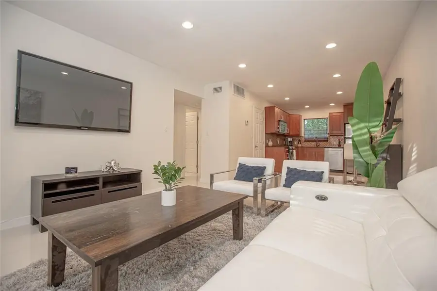 601 SE 5th Court #108, Fort Lauderdale, FL 33301 - #2