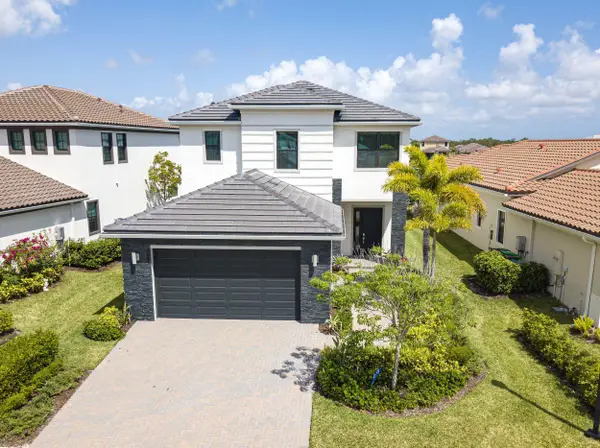 537 SE Fascino Circle, Port St Lucie, FL 34984