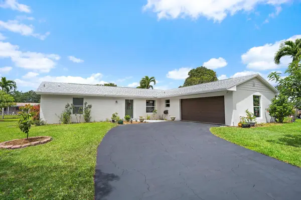 9831 Hyacinth Circle S, Palm Beach Gardens, FL 33410