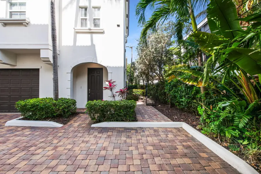 3237 NE 13th Street Ne, Pompano Beach, FL 33062 - #3