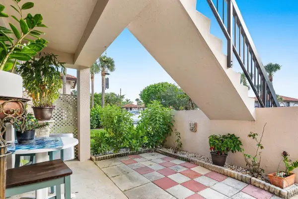 5200 E Club Circle #106, Boca Raton, FL 33487