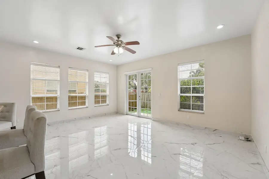 819 SW 7th Avenue, Fort Lauderdale, FL 33315 - #3