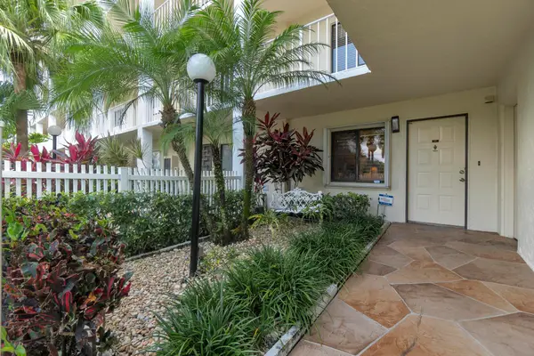 7351 Kinghurst Drive #108, Delray Beach, FL 33446