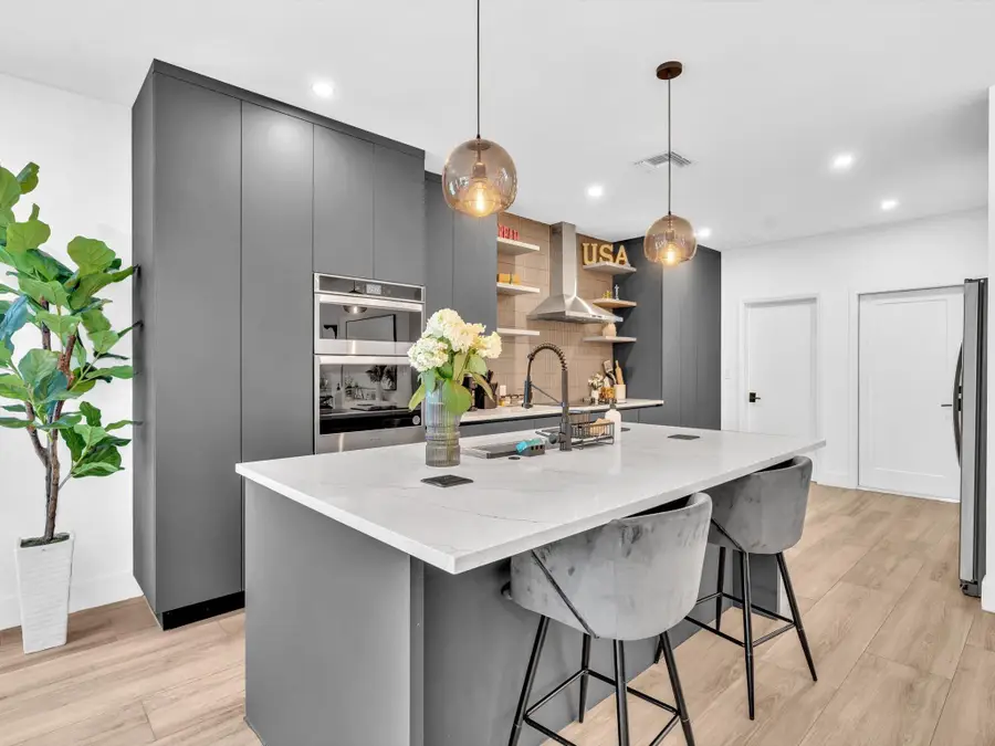 913 NE 15th Street, Fort Lauderdale, FL 33304 - #3