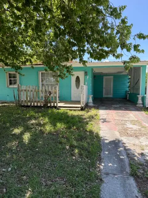 2443 2nd Place Sw, Vero Beach, FL 32962 - #2