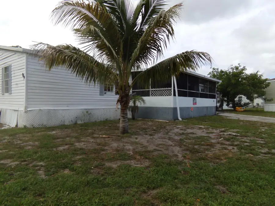 89 S Stuart Circle, Greenacres, FL 33463 - #3