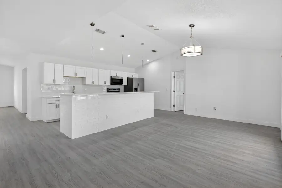 124 SE Eyerly Avenue, Port Saint Lucie, FL 34983 - #2