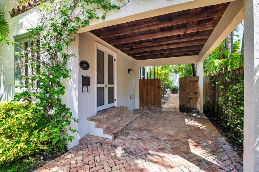 205 Westminster Road, West Palm Beach, FL 33405 - #3