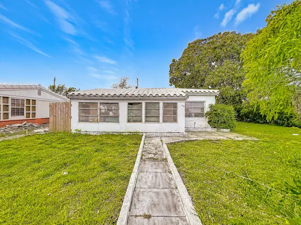 17590 NE 19th Avenue, North Miami Beach, FL 33162