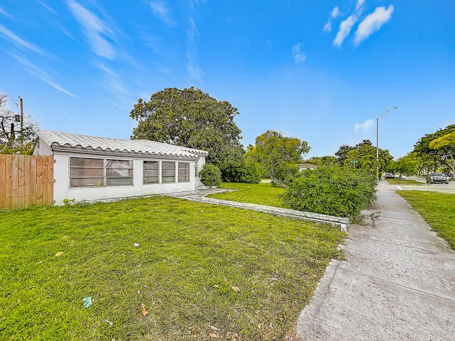 17590 NE 19th Avenue, North Miami Beach, FL 33162 - #3