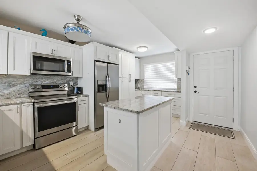 3138 Via Poinciana #306, Lake Worth, FL 33467 - #2