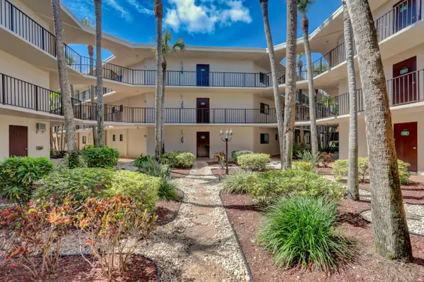 5370 Las Verdes Circle #324, Delray Beach, FL 33484