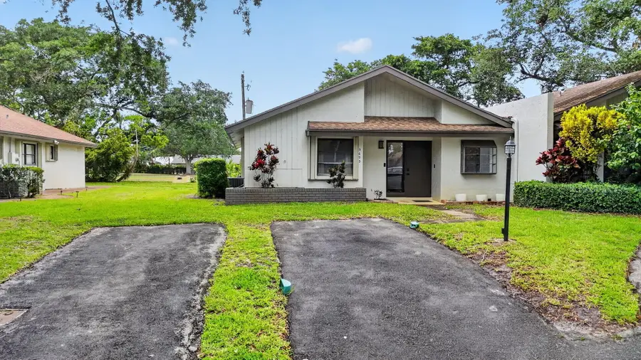 3693 Arelia Drive N, Delray Beach, FL 33445 - #2