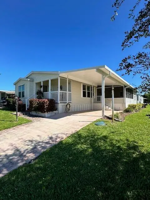 7955 SE Independence Avenue, Hobe Sound, FL 33455