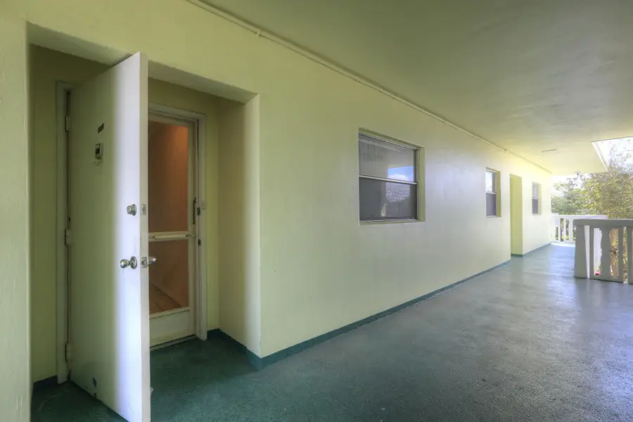 1100 Ponce De Leon Circle #305, Vero Beach, FL 32960 - #2