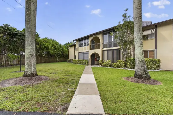 315 Pine Ridge Circle, Greenacres, FL 33463