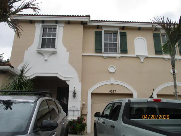 4257 SW Pine Cove Court, Stuart, FL 34997