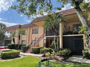 158 Lakeview Drive, Weston, FL 33326