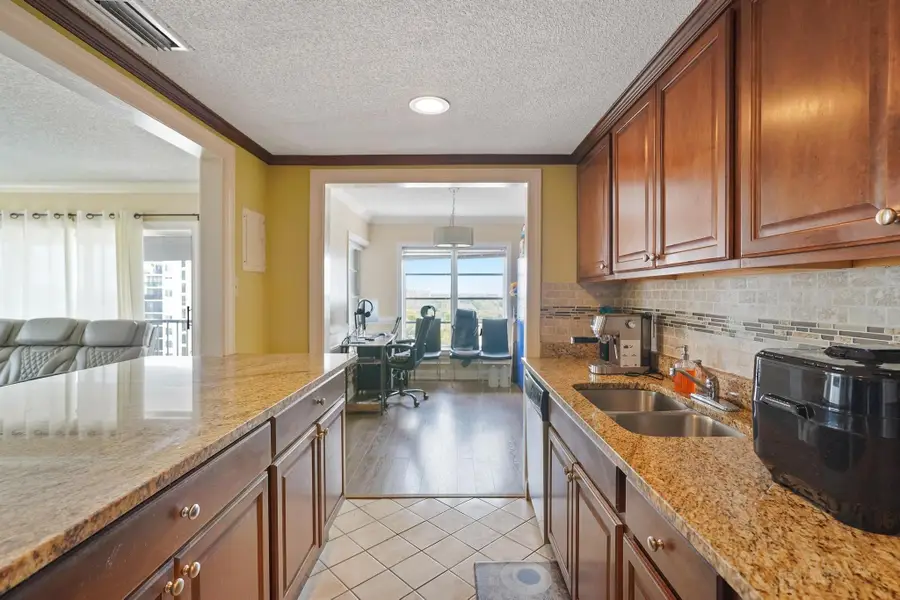 4174 Inverrary Drive #701, Lauderhill, FL 33319 - #3