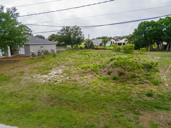 1110 SW Hunnicut Avenue, Port St Lucie, FL 34953